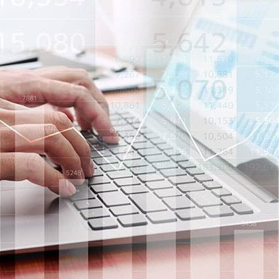 indicadores-positivos-negocio.jpg Manos tecleando en computador
