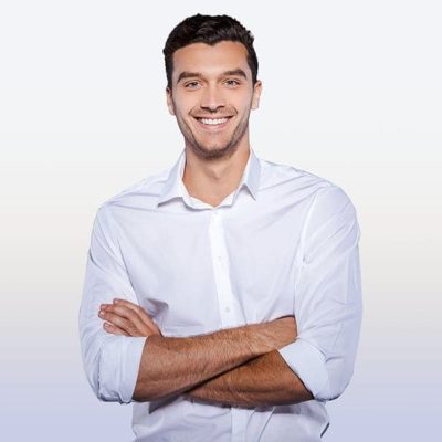 trayectoria-experiencia.jpg Hombre sonriendo